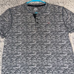 Hollister t-shirt